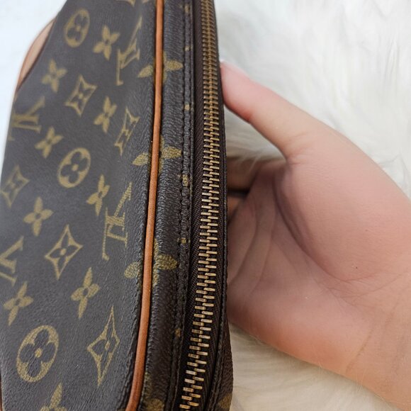 Louis Vuitton  Mono Marly Dragonne PM Clutch - Picture 11 of 17